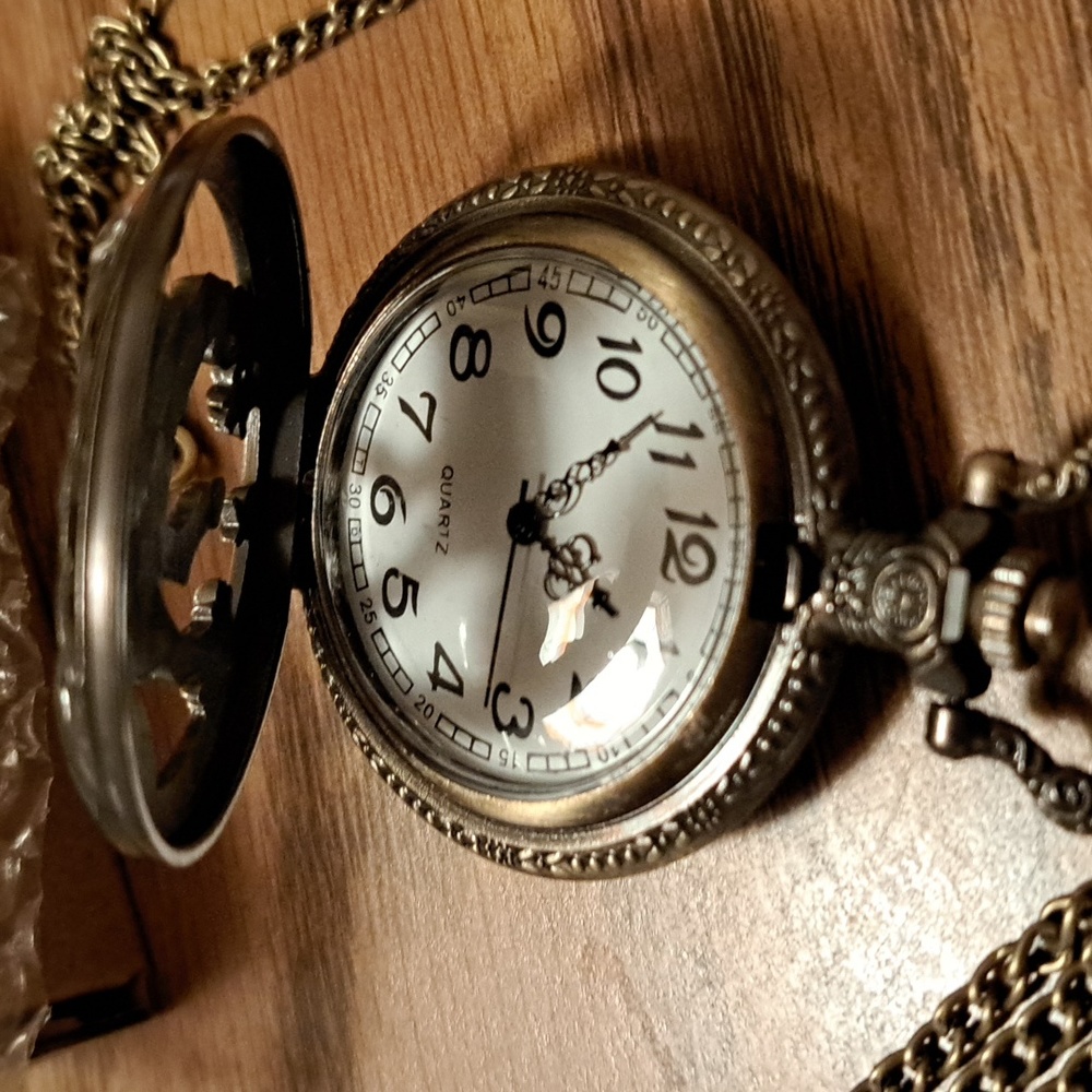 SALE Horse bronze watch on a chain - Picture 4 of 5